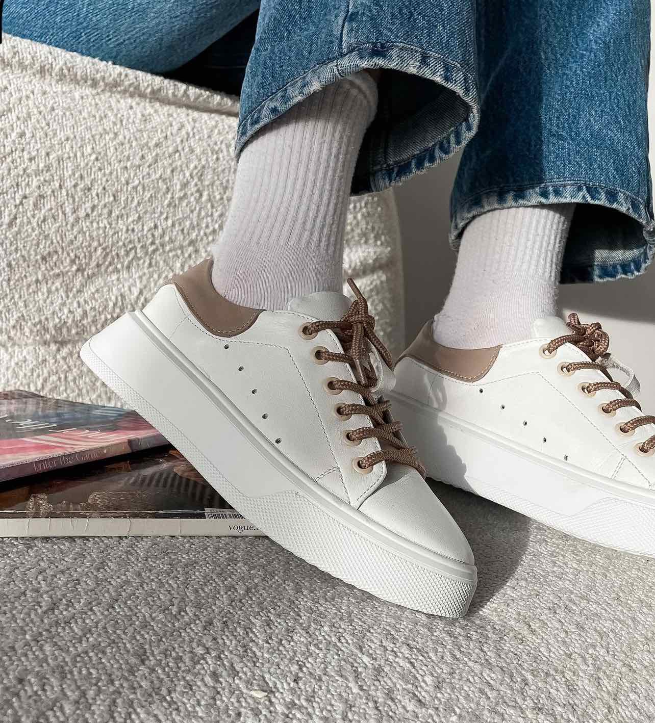 light and comfortable sneakers that will be perfect for any day