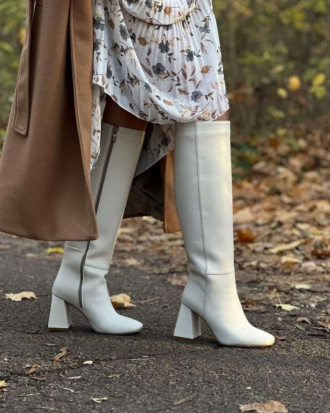 Trendy high boots with heels